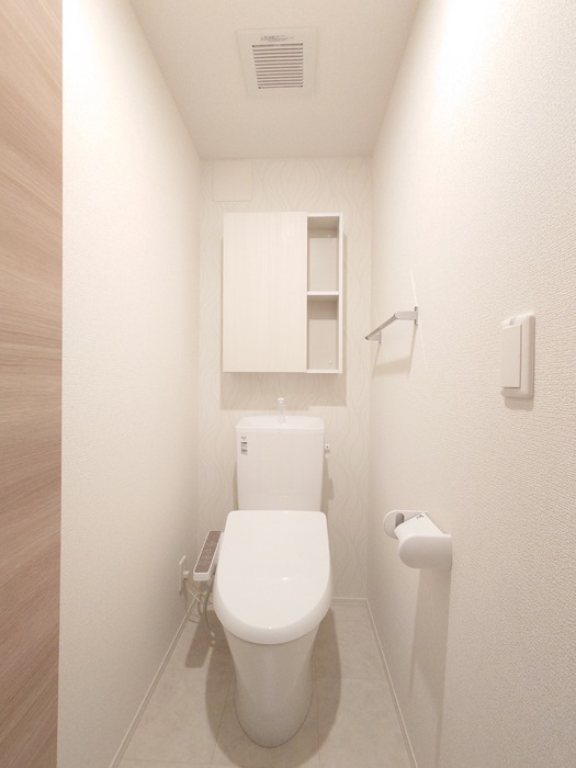 トイレ　トイレ（温水洗浄暖房便座）