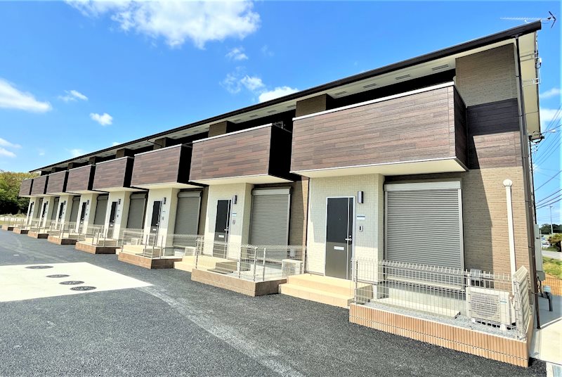 建物外観　上下の音が気にならないメゾネットタイプ物件です。