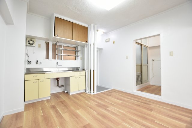 居室・リビング　別号室の画像です。ご参考下さい