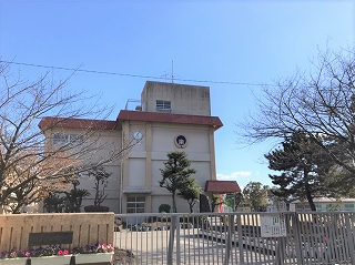 中学校　鹿児島市立天保山中学校（中学校）まで1079m