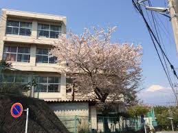 小学校　黒田小学校（小学校）まで967m