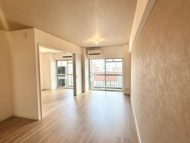 居室・リビング　参考写真（別部屋フルリニューアル時）