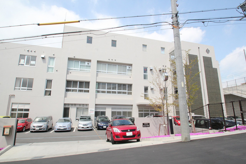 中学校　神丘中学校（中学校）まで179m