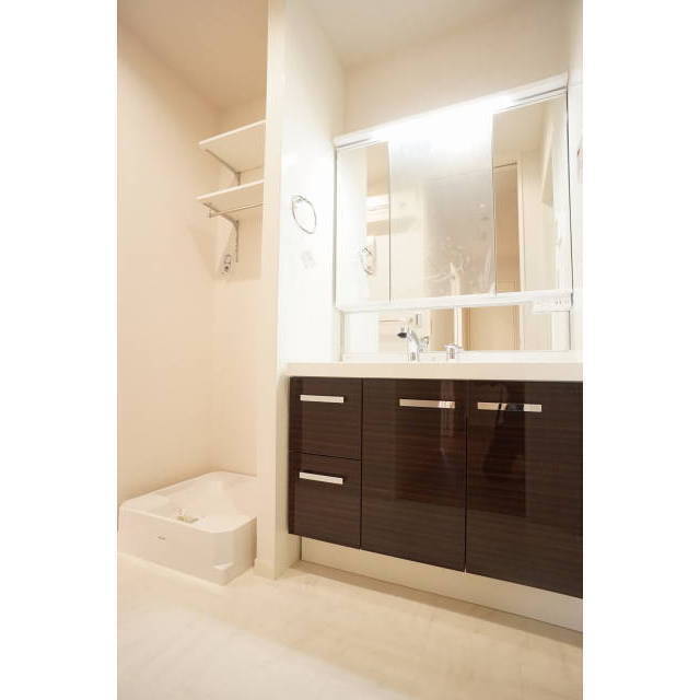 洗面設備　嬉しい独立洗面台！