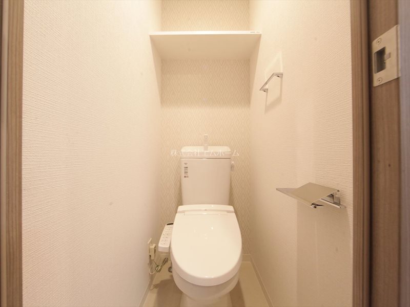 トイレ　温水洗浄便座付トイレ