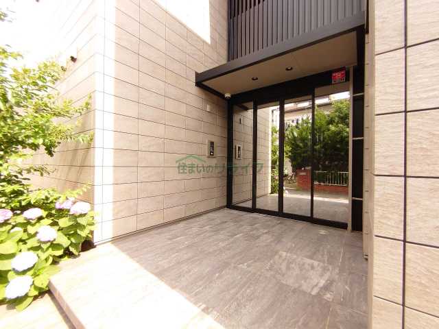 エントランス　リライフ下北沢店