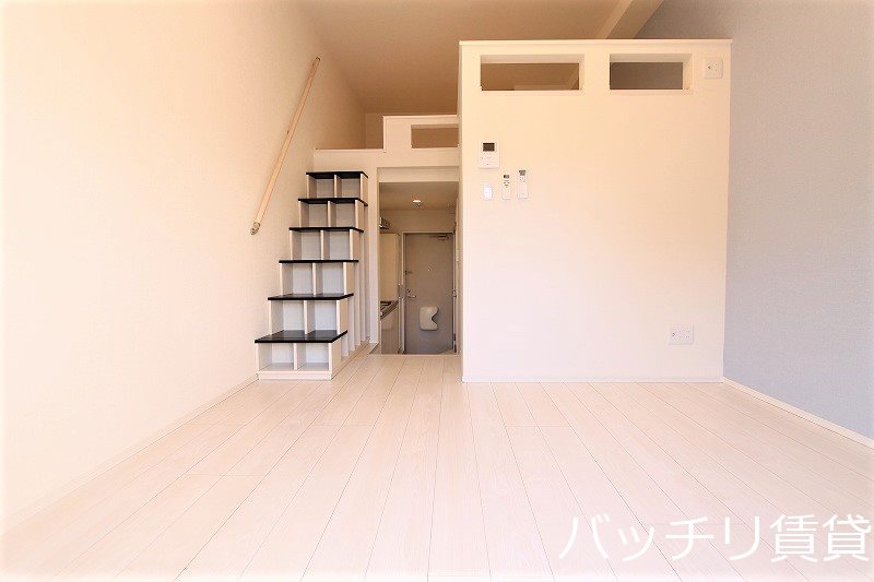 居室・リビング　同型タイプの為、現状を優先致します。