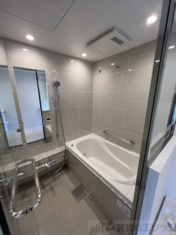 バス・シャワールーム　洗面