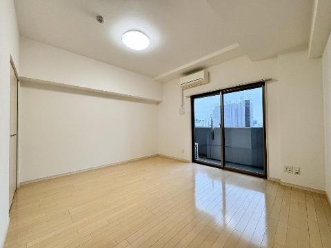 居室・リビング　室内