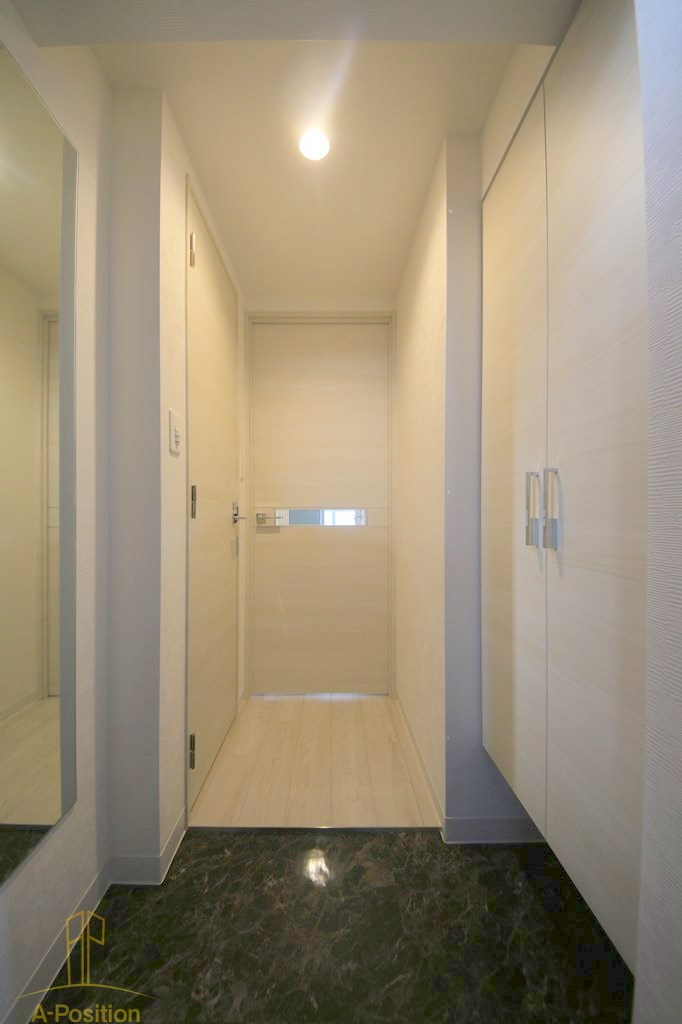 玄関　ミラージュパレス難波クルヴァ