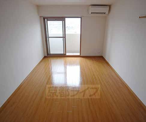 居室・リビング　広く開放感のある室内