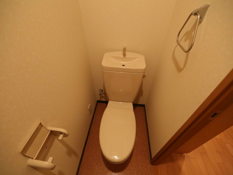 トイレ　トイレ　温水洗浄便座取り付け可