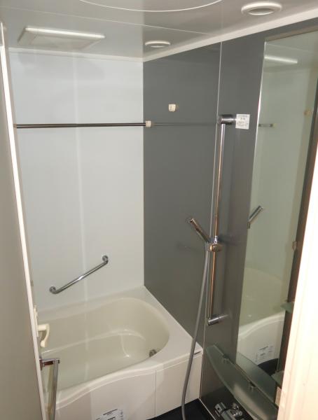 バス・シャワールーム　バストイレ別