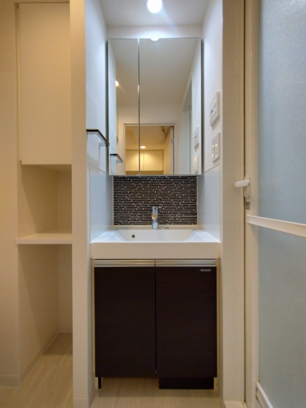 洗面設備　使いやすい洗面所です