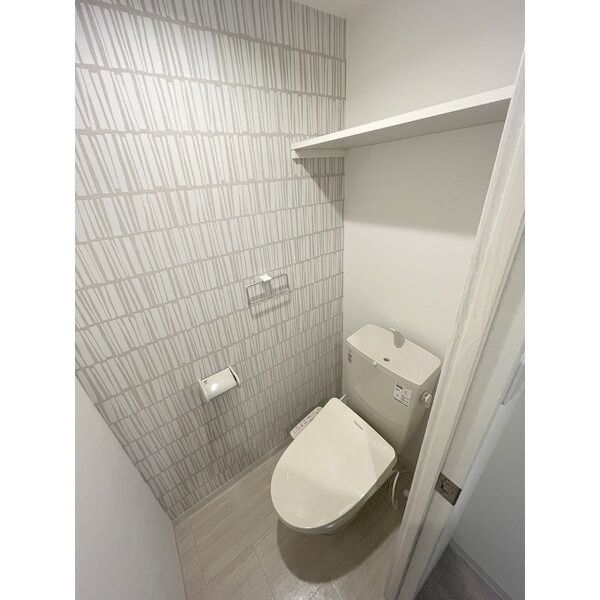 トイレ　嬉しいウォシュレット付きのトイレ！便座温かいですよ♪