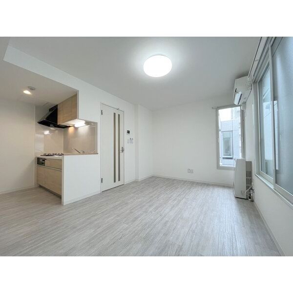 その他　明るい内装が特徴のお部屋です！