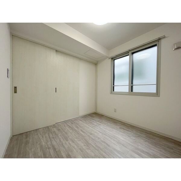 その他部屋・スペース　夏も快適にお休みになれるエアコン付きの寝室です！