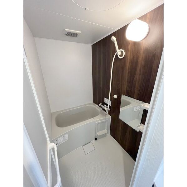 バス・シャワールーム　ゆったりとした浴槽で快適バスタイム♪