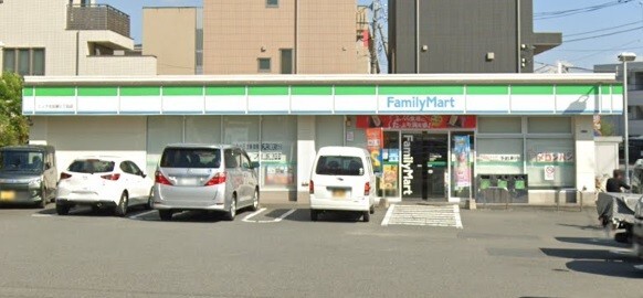 コンビニ　ファミリーマートニック北加瀬三丁目店（コンビニ）まで438m