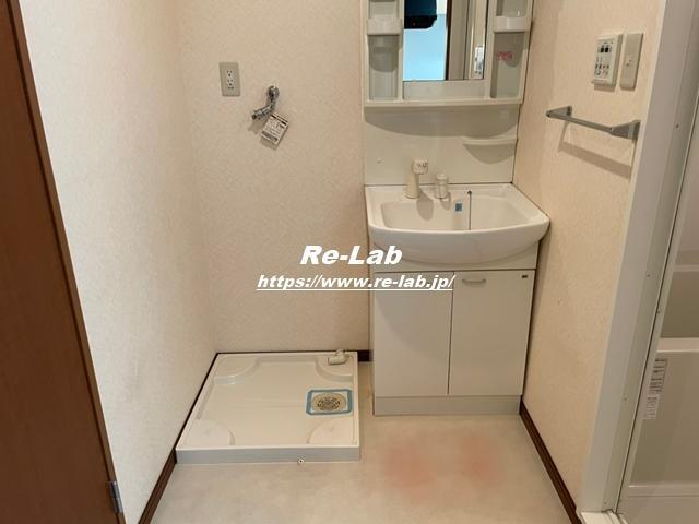 洗面設備　※参考として他のお部屋の写真