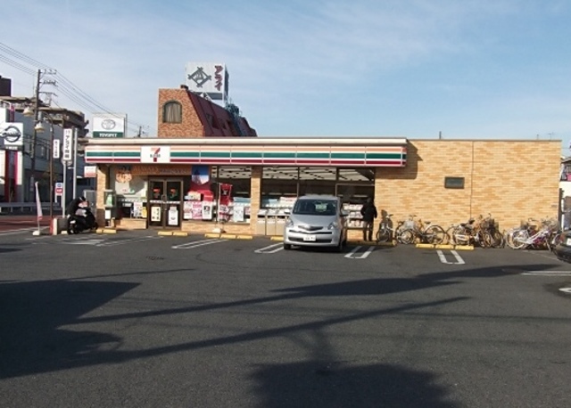 コンビニ　セブンイレブン市川鬼高1丁目店（コンビニ）まで636m