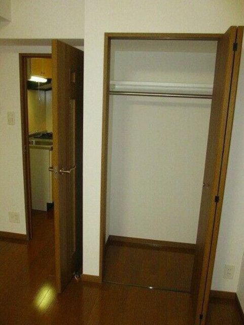 収納　スカイコート銀座東第2