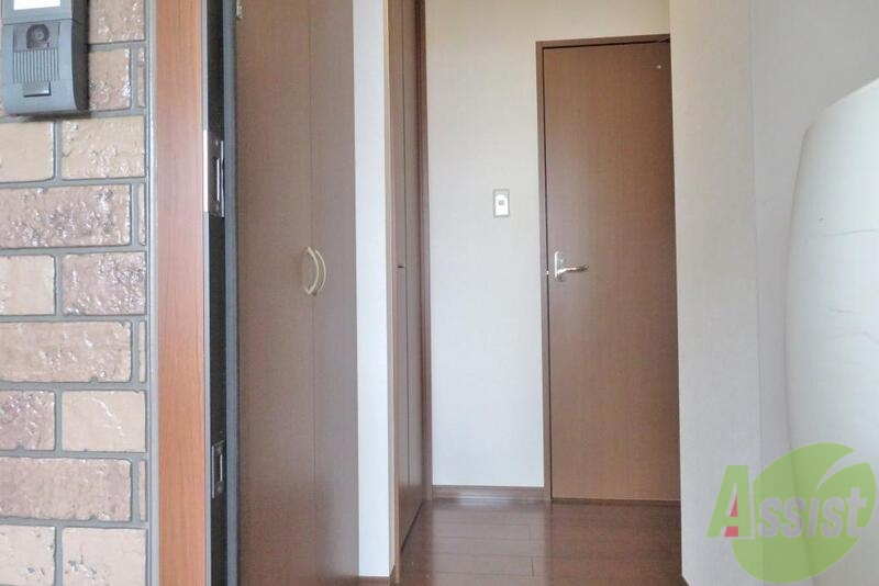 玄関　玄関からの写真になります。広々ですね～。