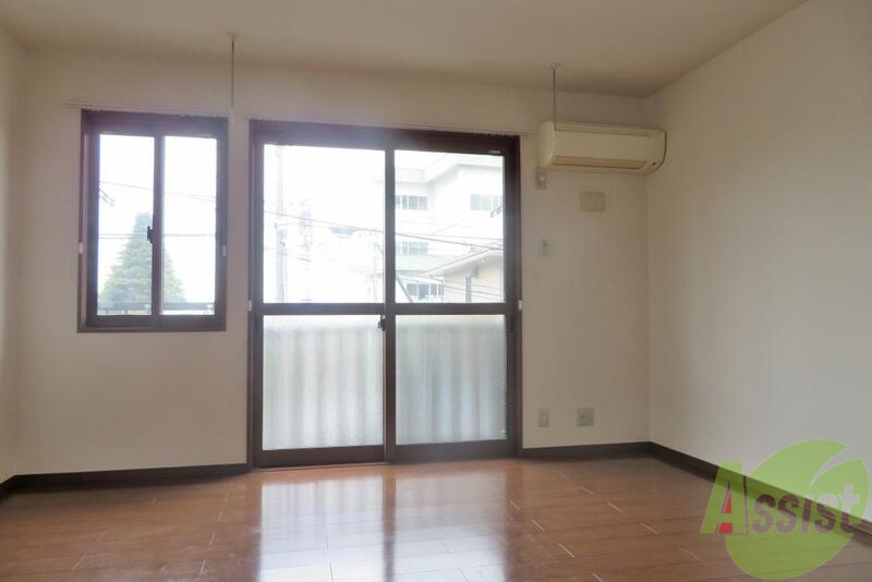 居室・リビング　広々とした開放感いっぱいのリビングになります