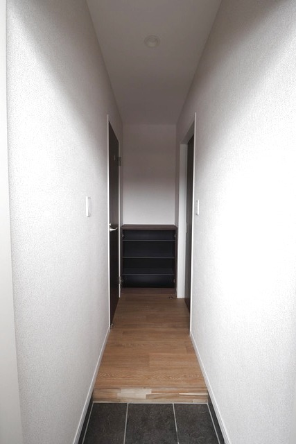 玄関　写真は別部屋となります。