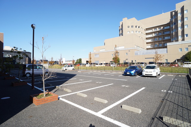 駐車場　駐車区画も広々です