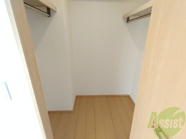 収納　収納は使いやすいウォークインクローゼットになっています。