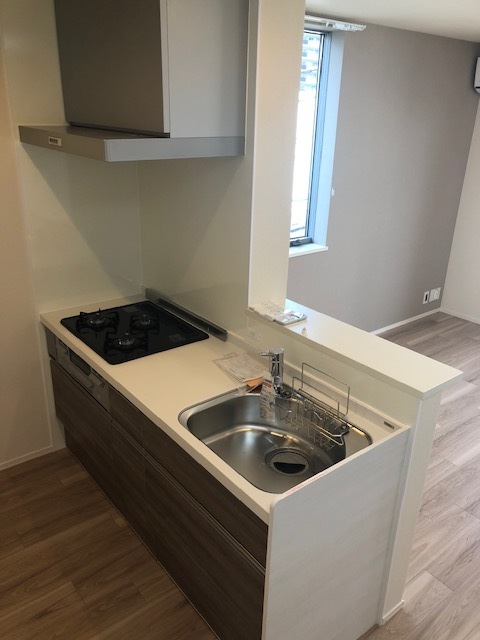 キッチン　お洒落な対面式システムキッチン