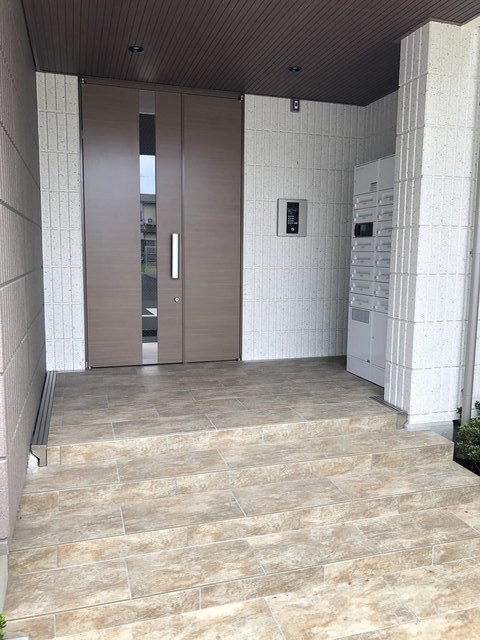 エントランス　オートロックでセキュリティ面も安心