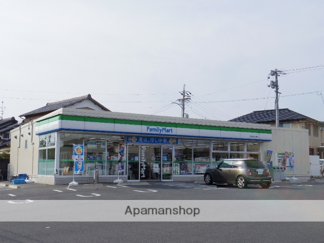 コンビニ　ファミリーマート浜松泉四丁目店（コンビニ）まで569m