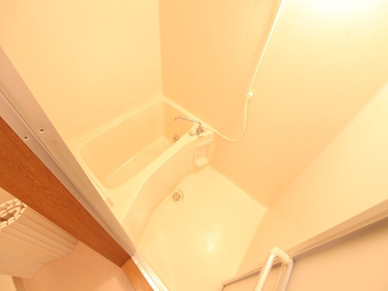 バス・シャワールーム　追い焚き付お風呂