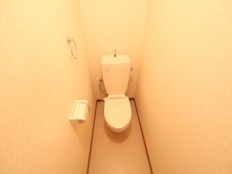 トイレ　洋式トイレ　温便座付き