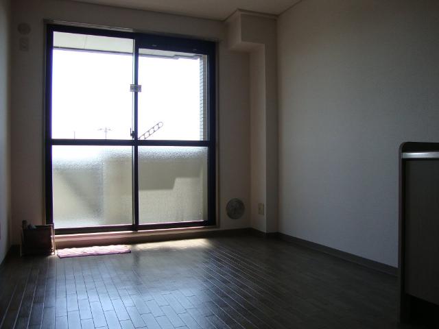 居室・リビング　キッチン