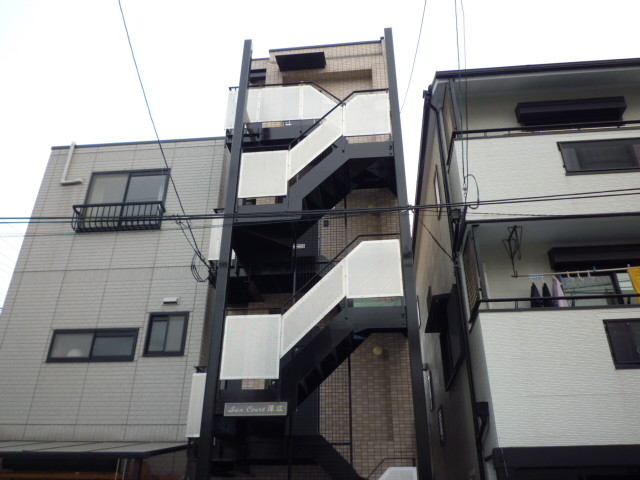 建物外観　通勤・暮らし・子育てに便利な、緑あふれる住宅地