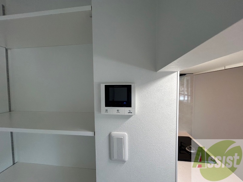 セキュリティ　モニタ付インターホンです。セキュリティ面も安心ですね！