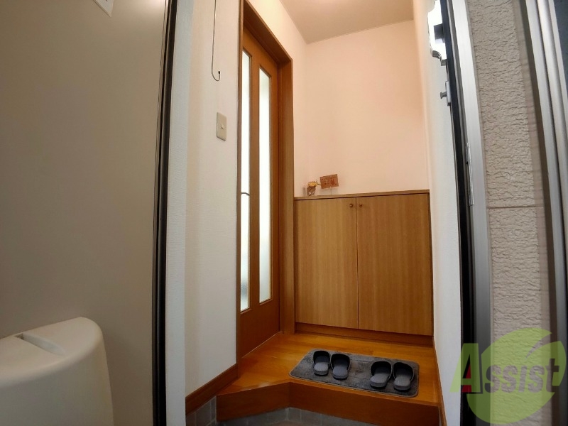 玄関　落ち着きがあり上品な印象の玄関になってます。