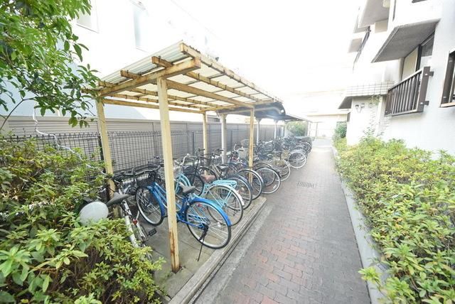 その他共有部分　屋根付き駐輪場