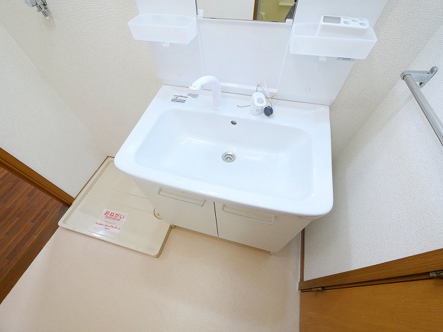 洗面設備　独立洗面化粧台付き