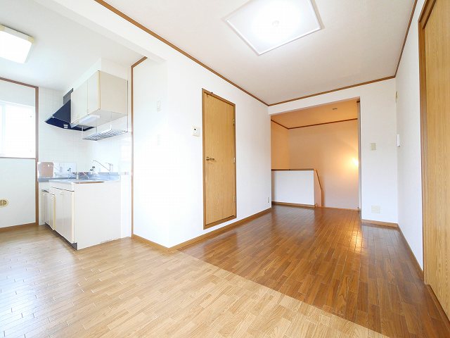 居室・リビング　こちらのリビングで趣味の時間をお楽しみください