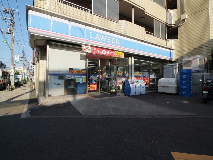 コンビニ　ローソン上馬二丁目店（コンビニ）まで217m