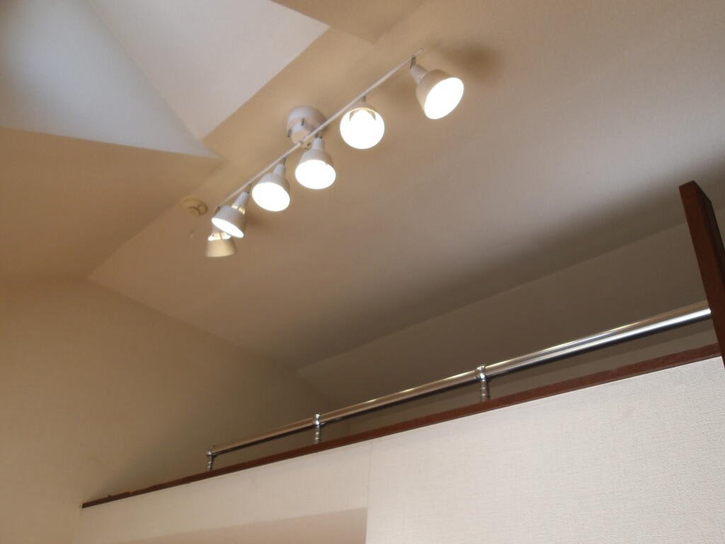 その他設備　スポットライト照明付き