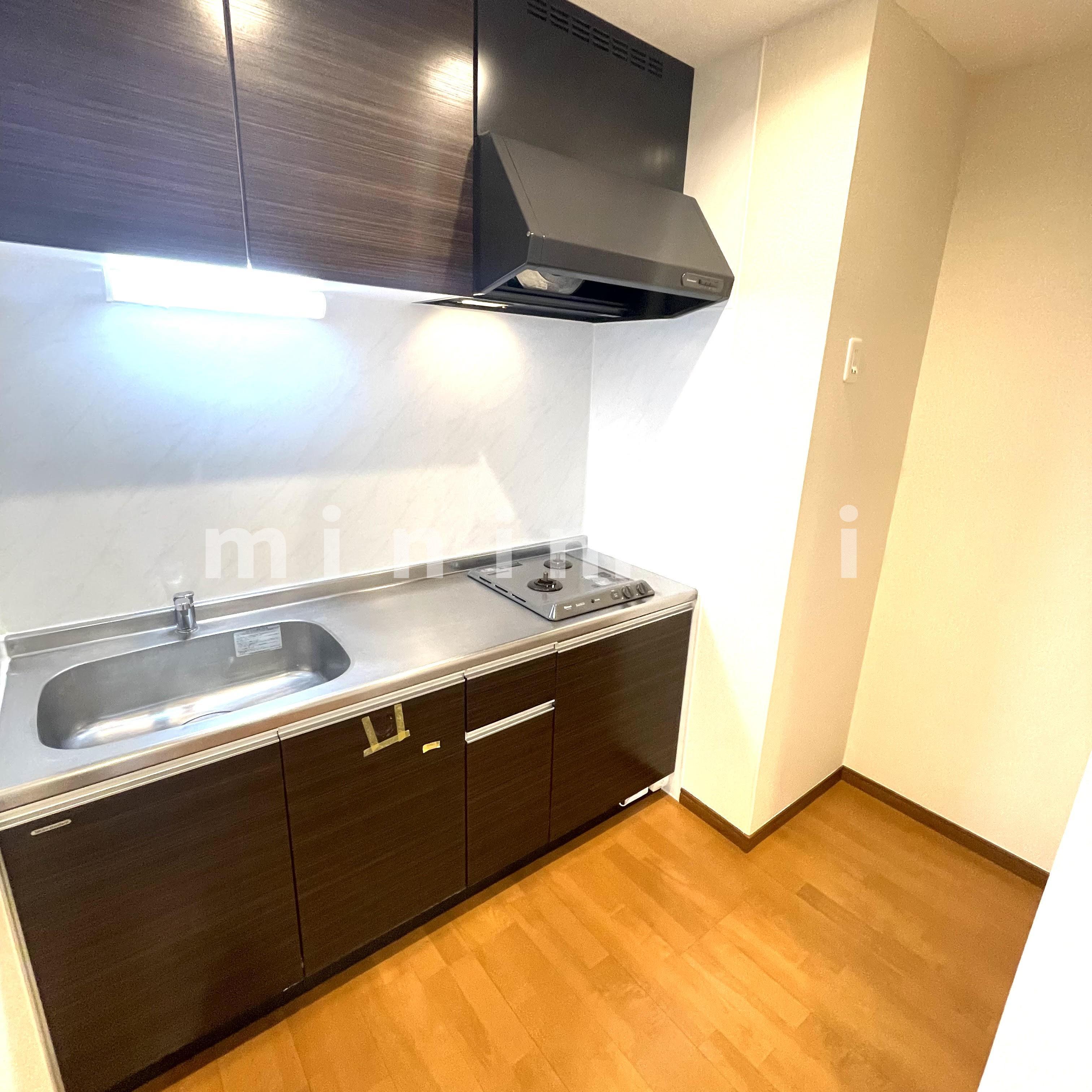 キッチン　※写真は別号室のものですので現状優先させていただきます。