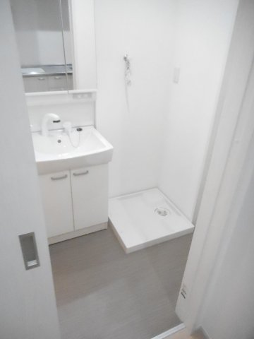 洗面設備　スペースが確保できる洗面所です