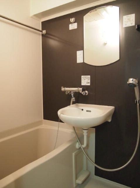 バス・シャワールーム　※別部屋参考写真