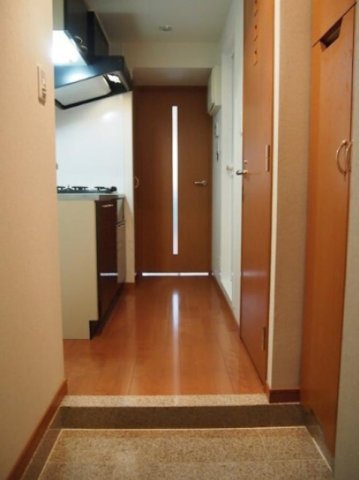 玄関　※別部屋参考写真