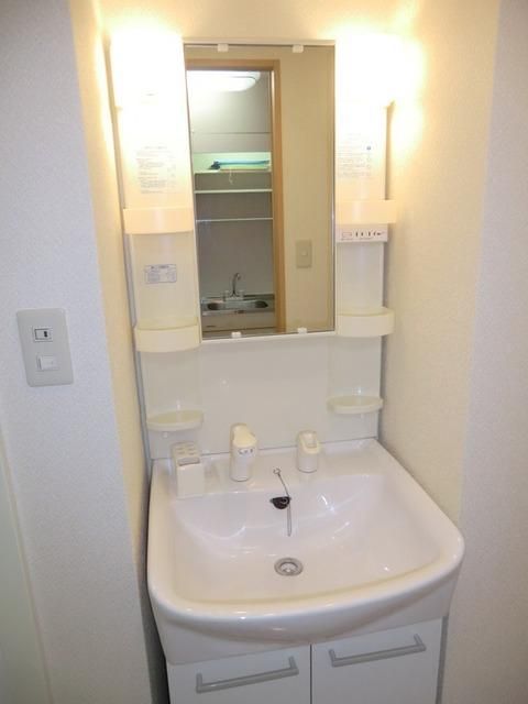 洗面設備　嬉しい独立洗面台